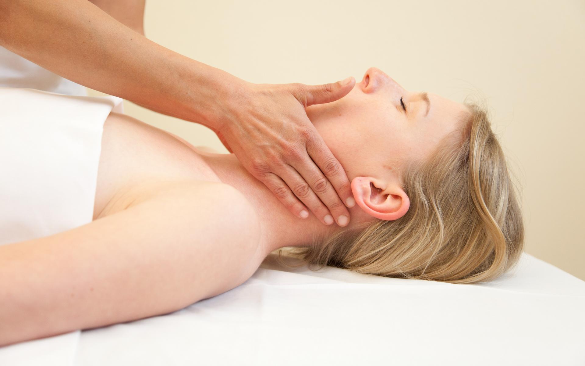 Hand Oberkörper Massage Lymphdrainage